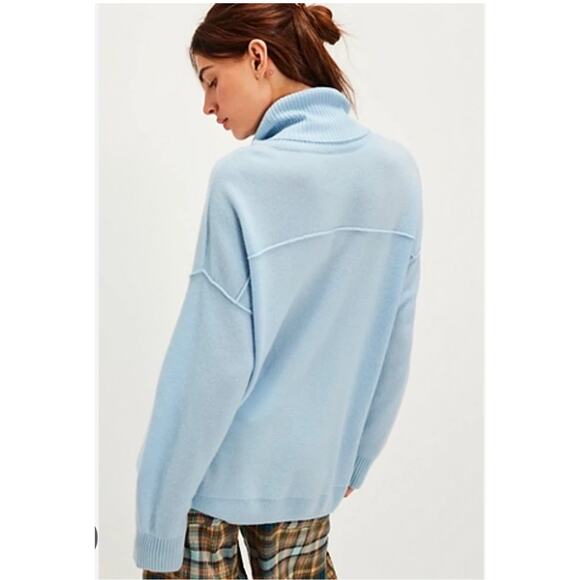 Free People Addie 100% Cashmere Turtleneck Sweater Light Blue Size Small NEW - Picture 3 of 9